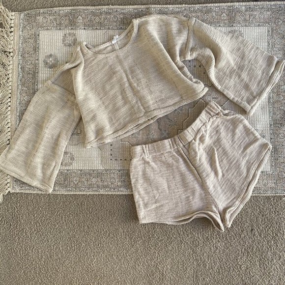 Cotton On Body Woven Top & Shorts Outfit Set Matching Small Cropped Bell Sleeve - Picture 3 of 14